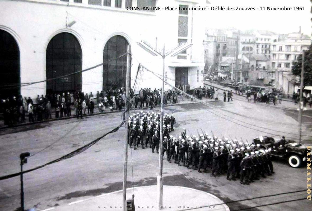 Constantine - Place Lamoriciere - Defile des Zouaves - 11 Novembre 1961.jpg